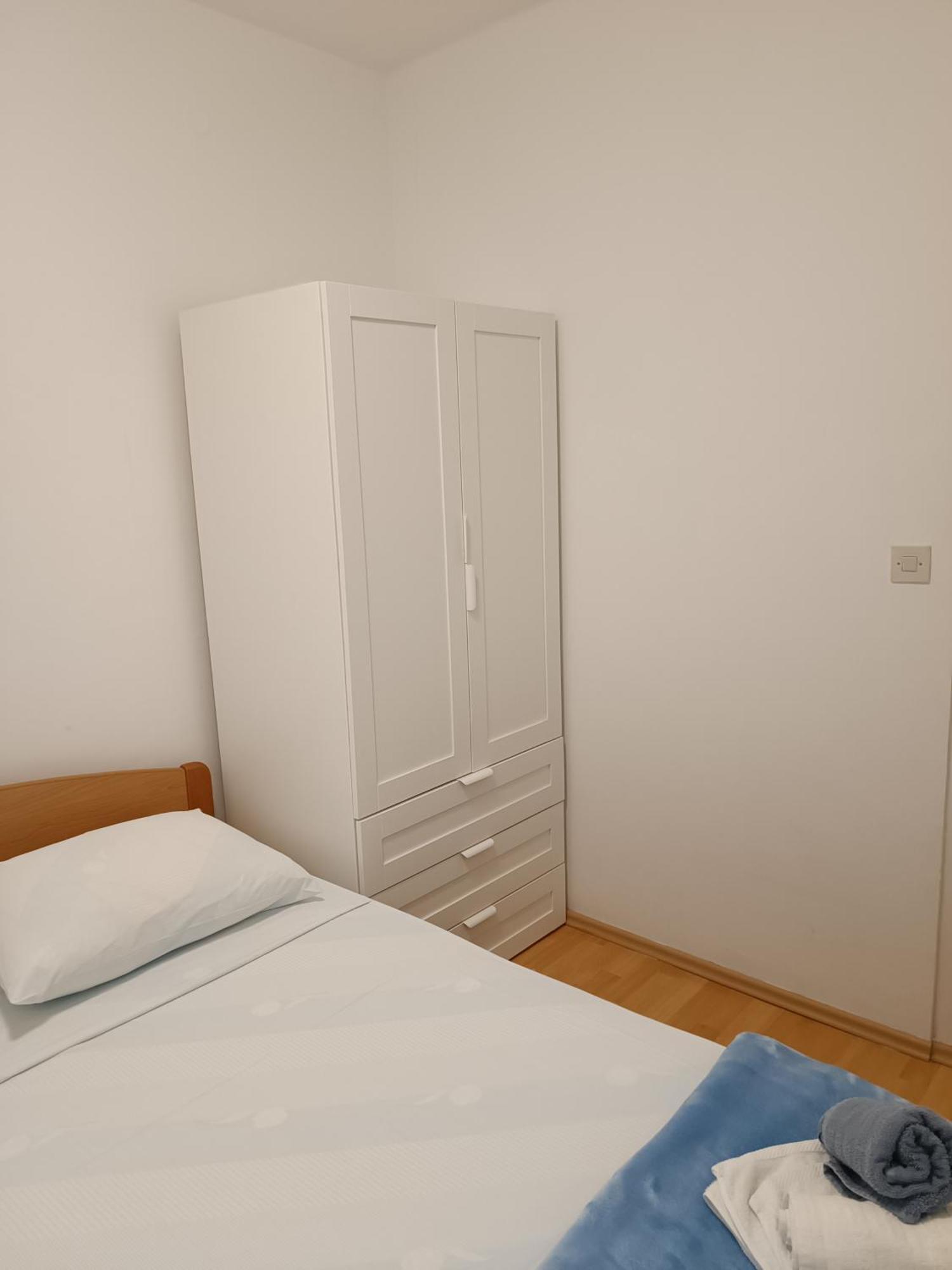 פטרצ'אנה Apartment Basic מראה חיצוני תמונה