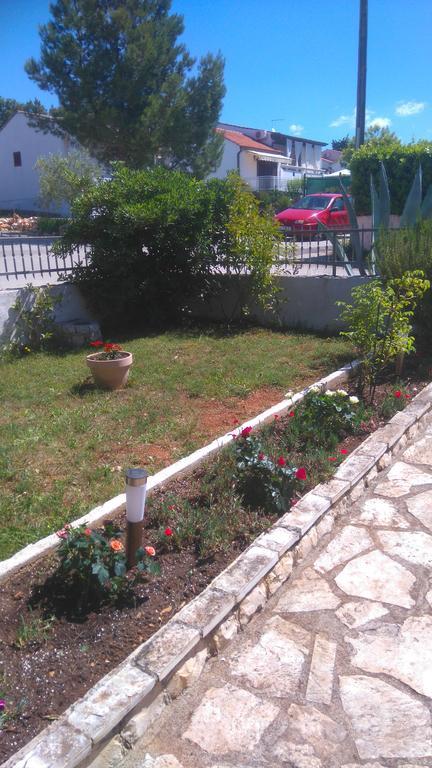 פטרצ'אנה Apartment Basic מראה חיצוני תמונה