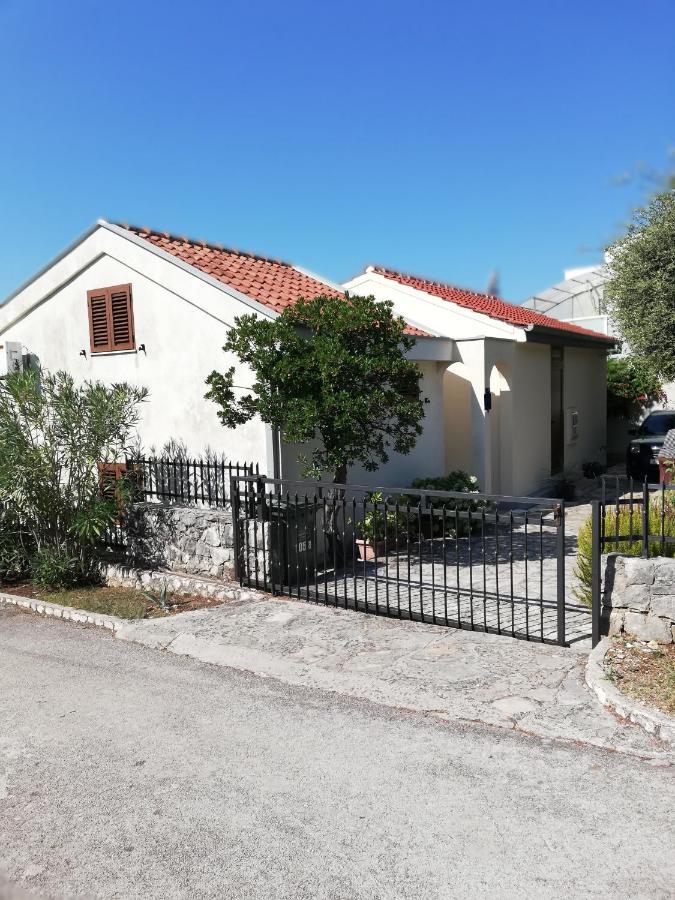 פטרצ'אנה Apartment Basic מראה חיצוני תמונה