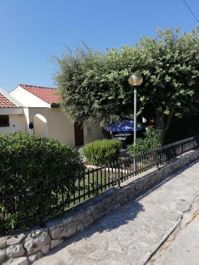 פטרצ'אנה Apartment Basic מראה חיצוני תמונה